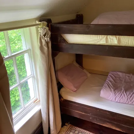 בית נופש Holmedale With Outdoor Terrace In The Heart Of Robin Hoods Bay מפרץ רובין הוד